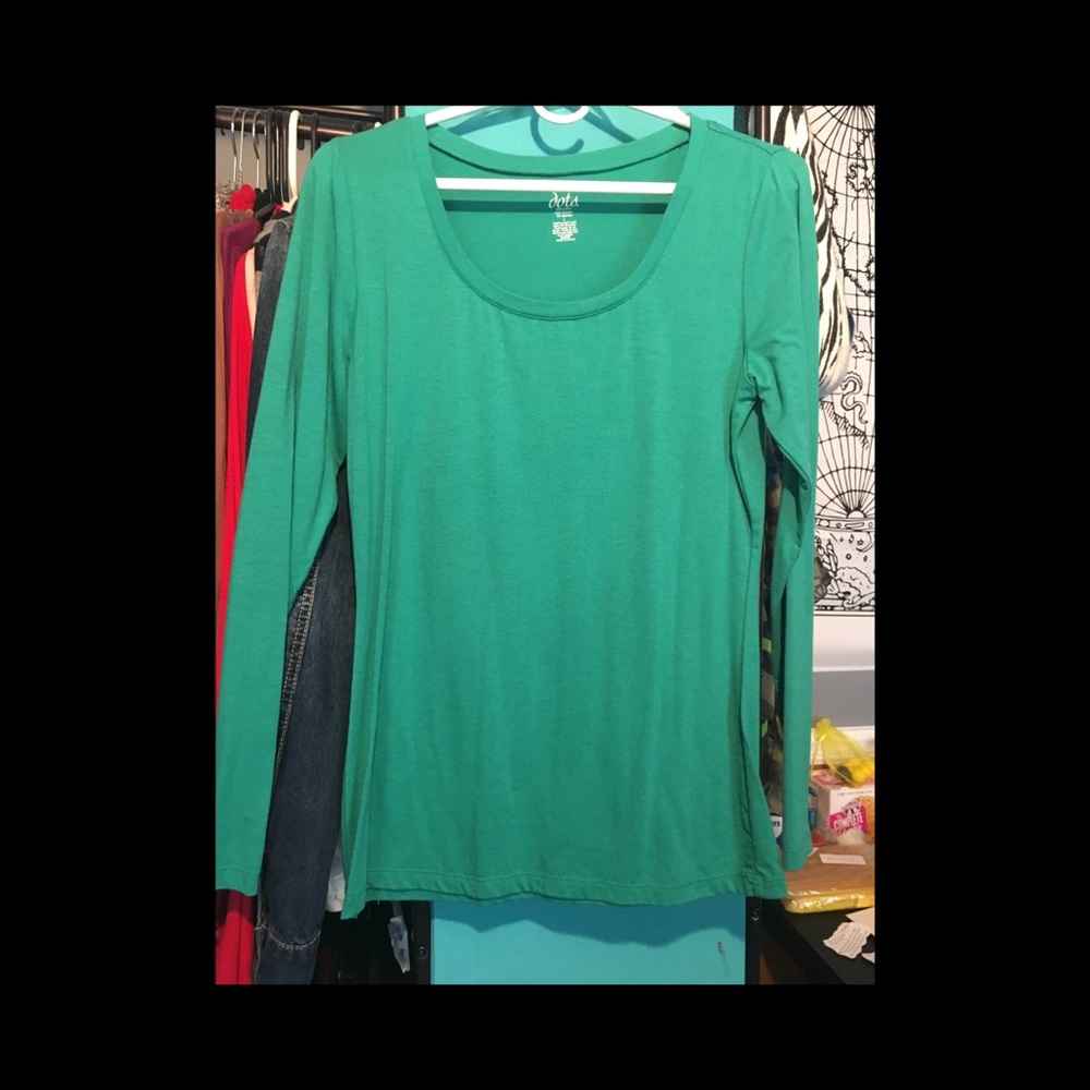 Shirts - Picture 4 of 6
